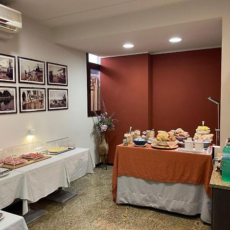 Albergo Tecla Lazise Exterior foto