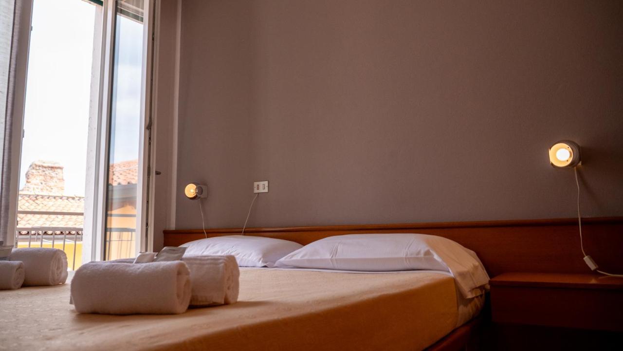 Albergo Tecla Lazise Exterior foto